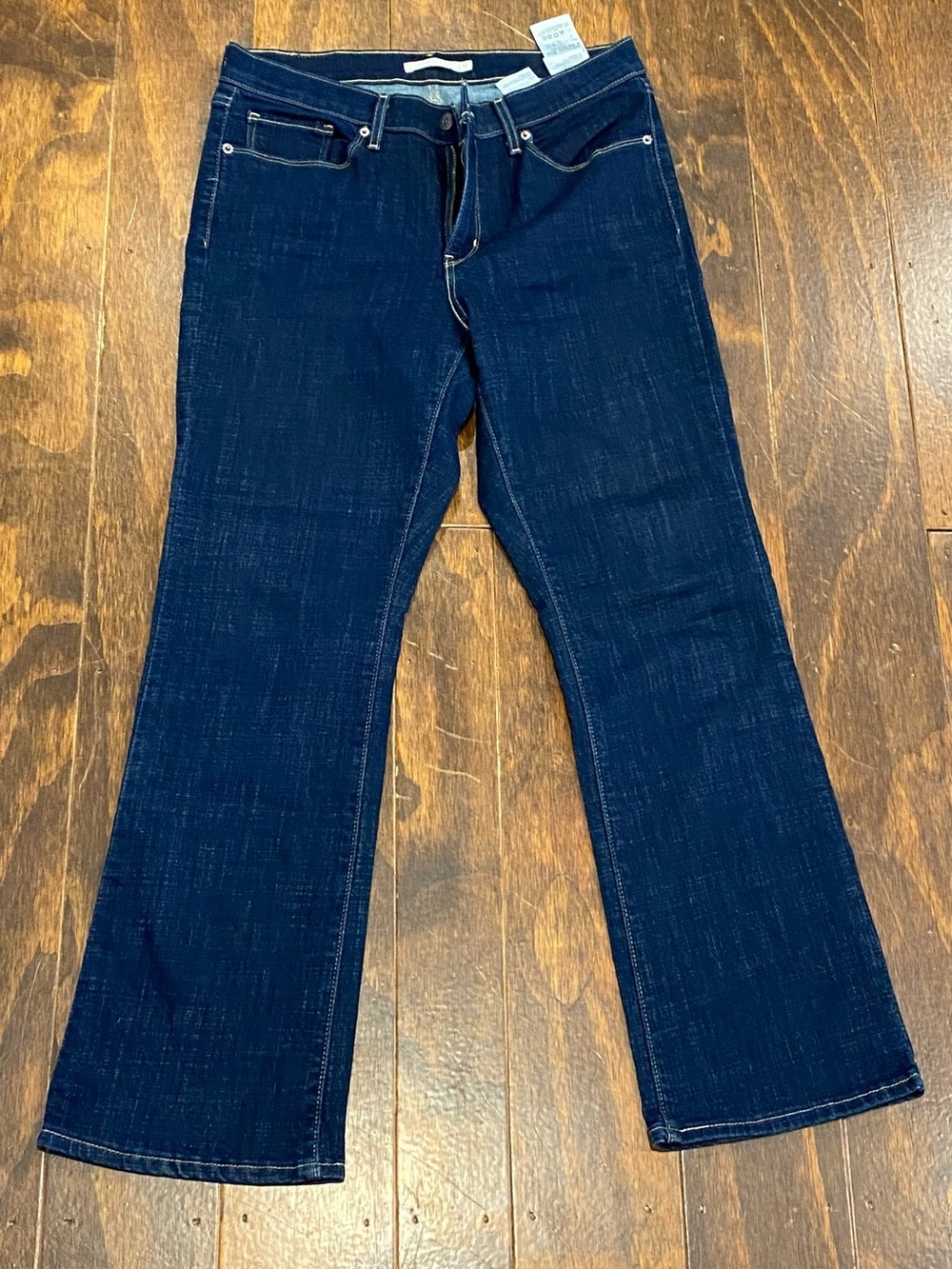 Levis Classic Bootcut Jean NWOT👢💙